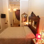 Mr. My Bed & Breakfast Florens